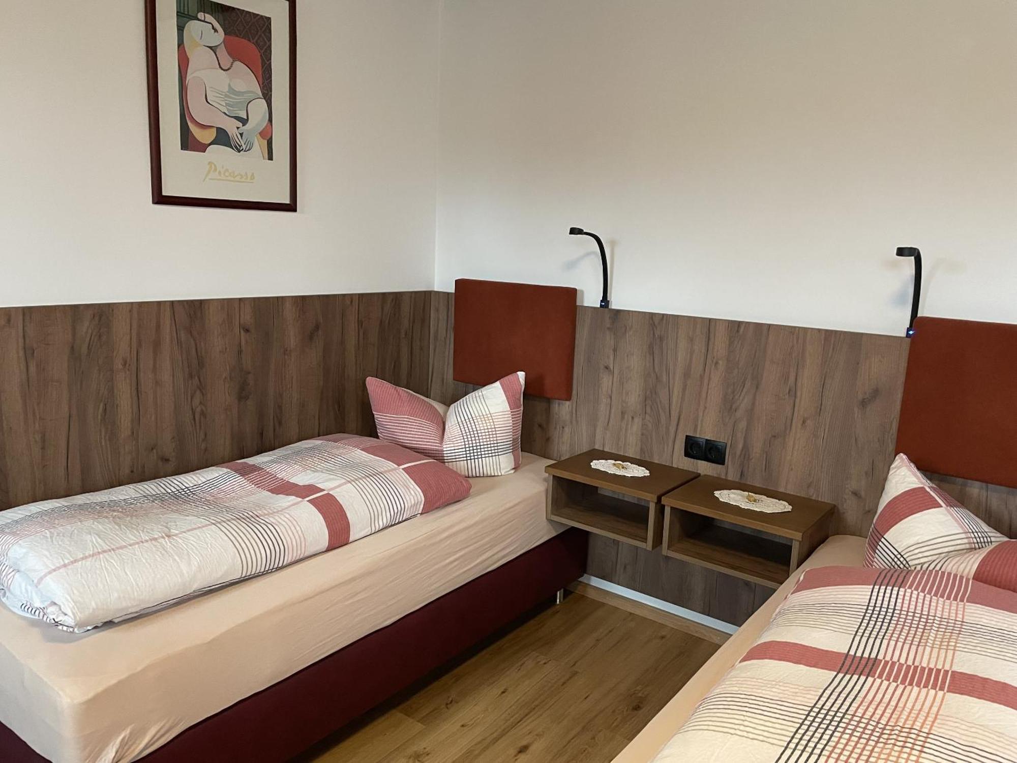 Hotel Boarding House Hohenwart Fuchstal Ruang foto