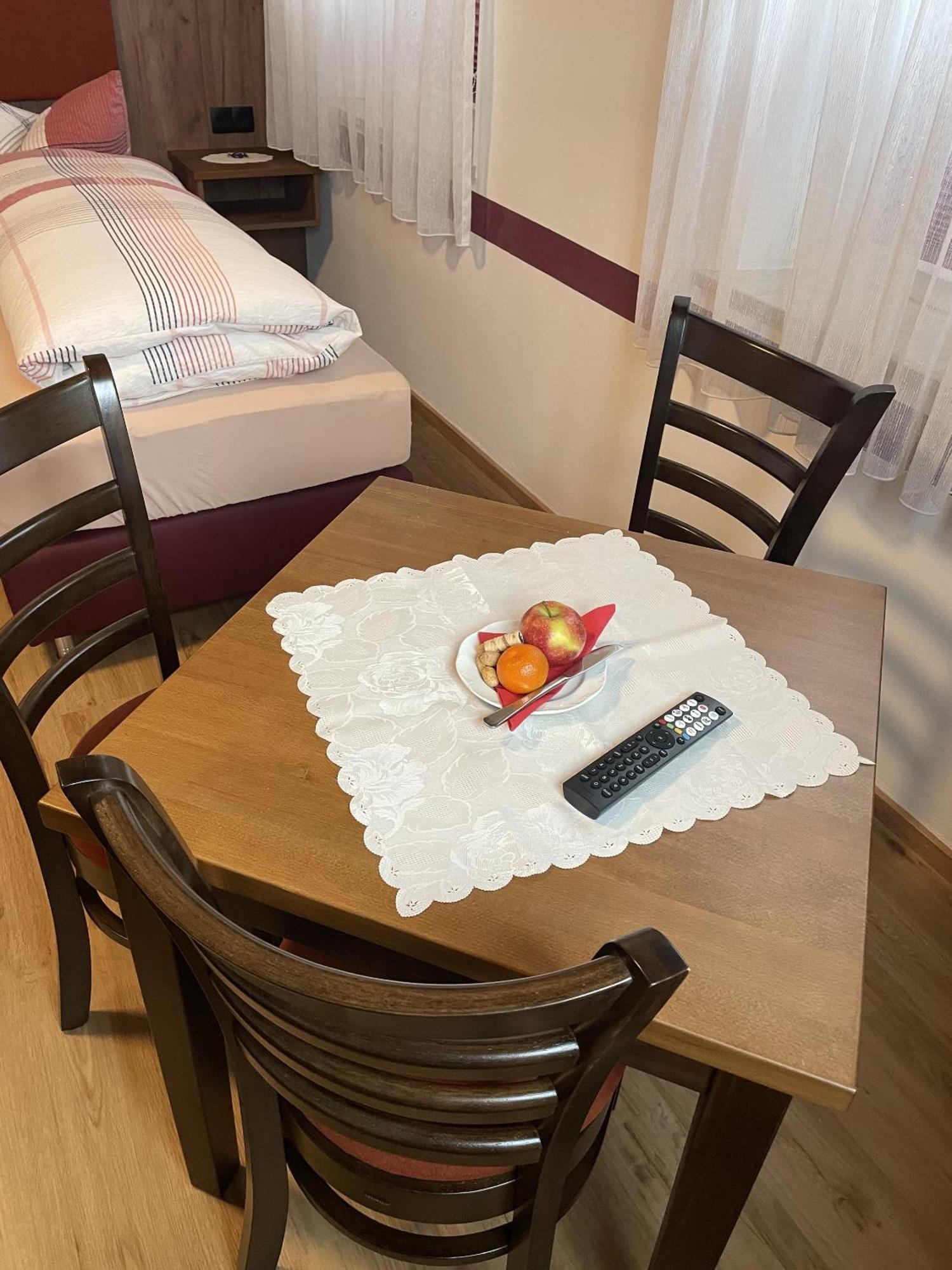 Hotel Boarding House Hohenwart Fuchstal Ruang foto